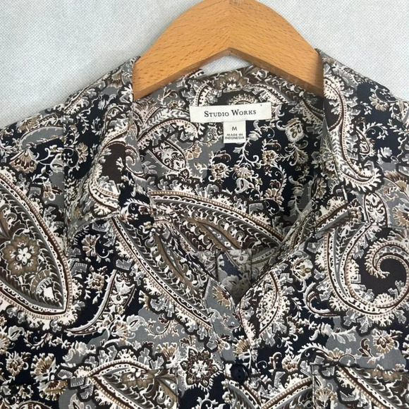 Studio Works Geometric Paisley Button Front Long Sleeve Blouse Size MD‎ - Picture 3 of 10